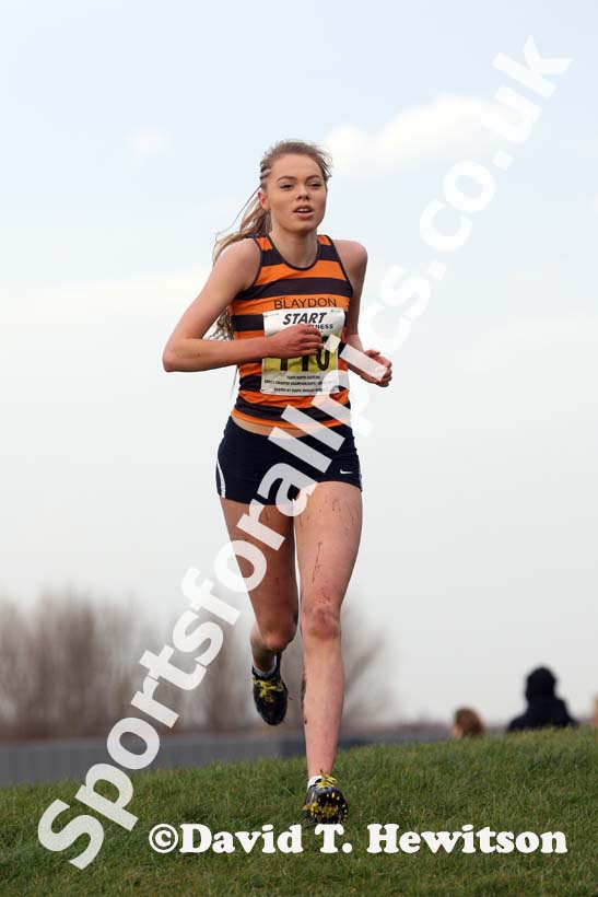 Sophie Montgomery (Blaydon) under-17 women North Eastern Cross Country, Champs., Temple Park, South Shields. Photo: David T. Hewitson/Sports for All Pics